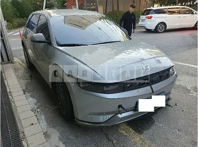 Photo 1 of 28: 2022 Hyundai Modern Ionic 5 — Korean insurance auction