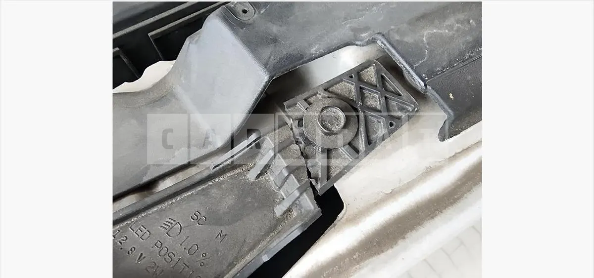 Photo 3 of 3: 2018 Ford (parts) Explorer 2.3 AWD Headlamp — Korean insurance auction