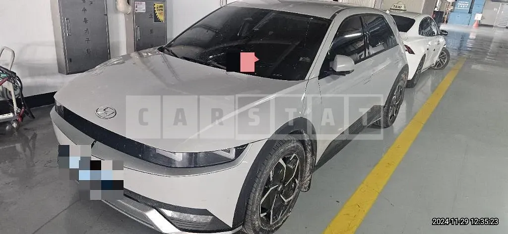 Photo 2 of 13: 2021 Hyundai IONIQ 5 — Korean insurance auction
