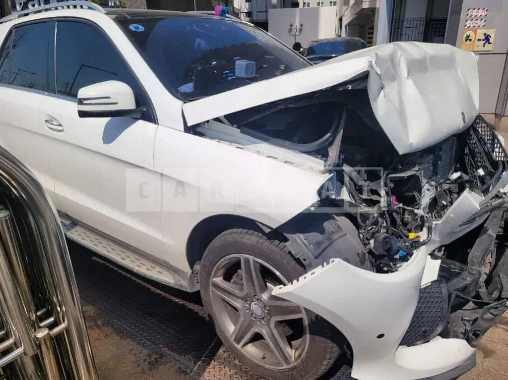 Photo 2 of 14: 2016 Mercedes-Benz GLE350d 4Matic, VIN WDCDA2EB1GA659272 — Korean insurance auction
