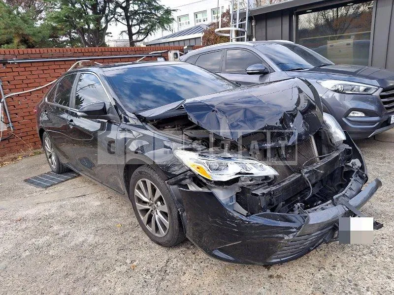 Photo 2 of 14: 2015 Toyota Camry — Korean insurance auction