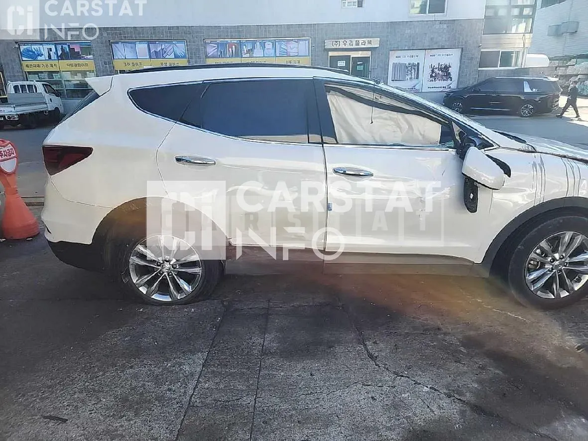 Photo 2 of 10: 2017 Hyundai Santa Fe 2.0 (2WD) — Korean insurance auction