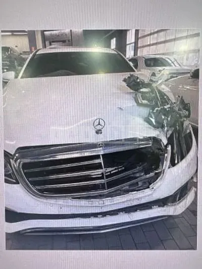 Photo 1 of 10: 2019 Mercedes-Benz E300 4Matic, VIN WDDZF4KBXKA528210 — Korean insurance auction
