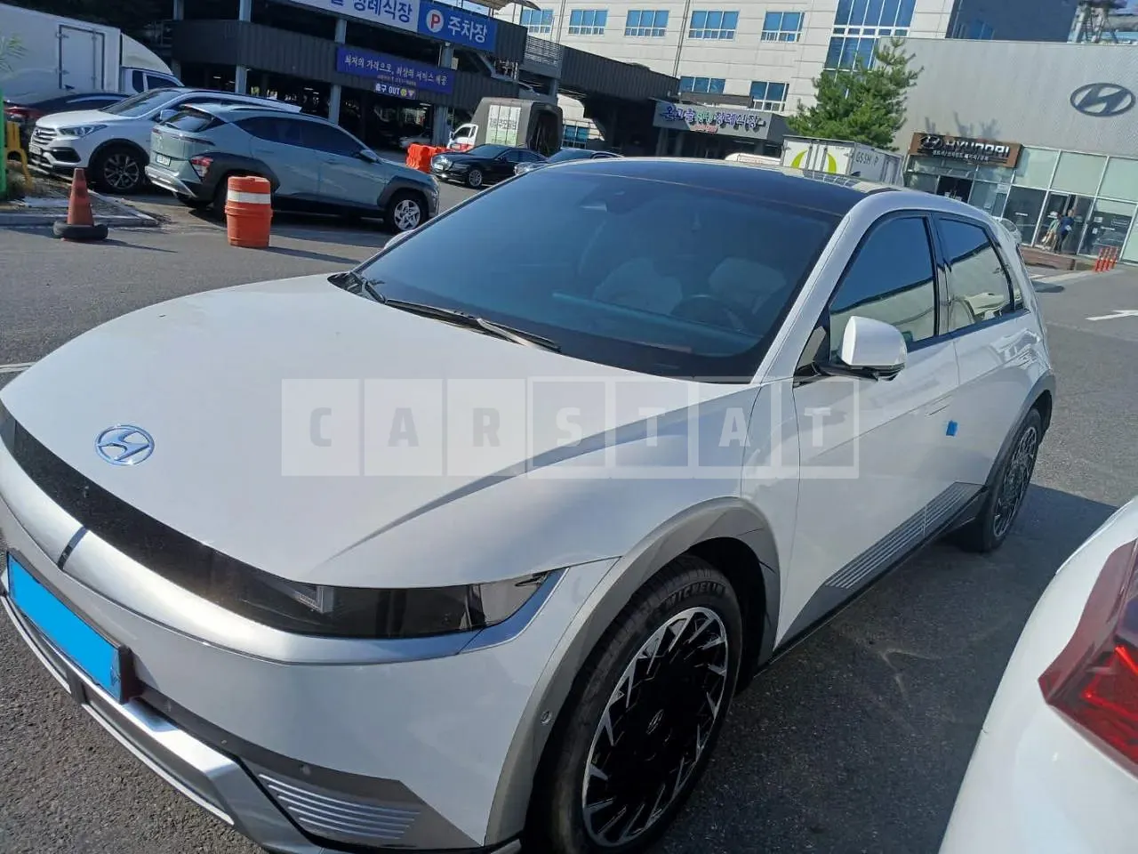 Photo 2 of 19: 2022 Hyundai IONIQ 5, VIN KMHKR81CPNU078551 — Korean insurance auction
