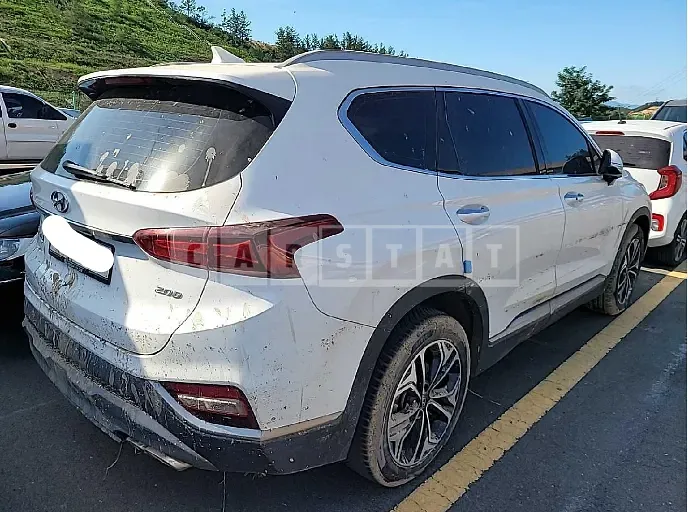 Photo 2 of 12: 2019 Hyundai Santa Fe, VIN KMHS381BBKU177894 — Korean insurance auction