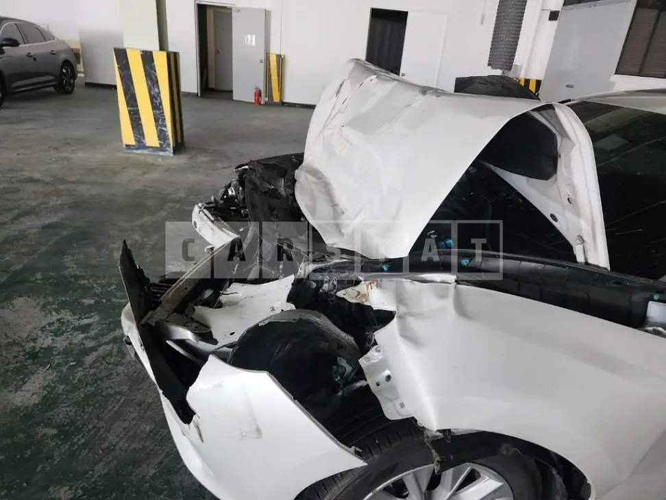 Photo 2 of 15: 2015 Lexus ES300h — Korean insurance auction