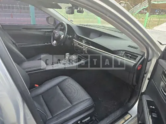 Photo 2 of 14: 2016 Lexus ES300h — Korean insurance auction