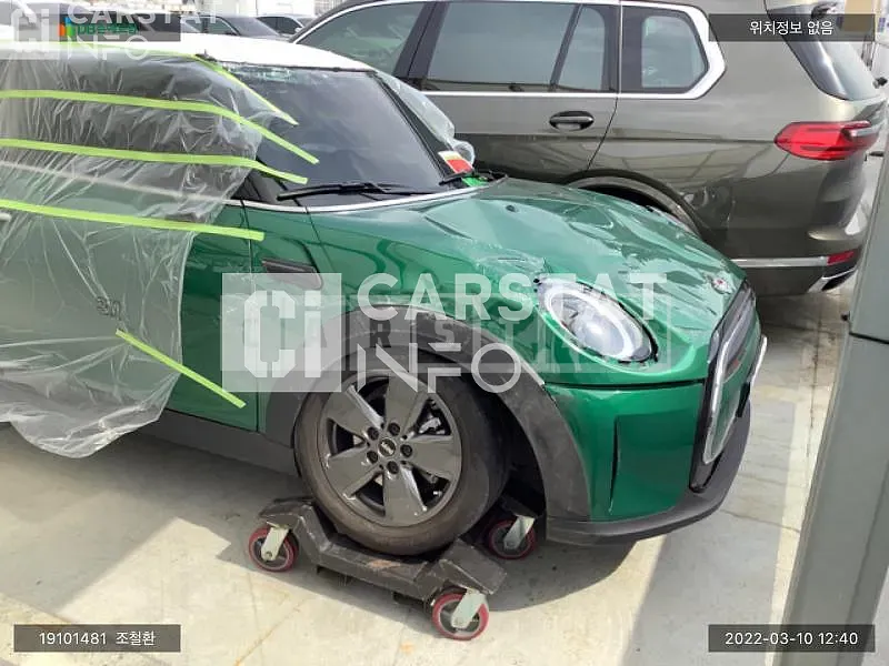 Photo 2 of 18: 2021 MINI Cooper, VIN WMW41DH05N2P76322 — Korean insurance auction