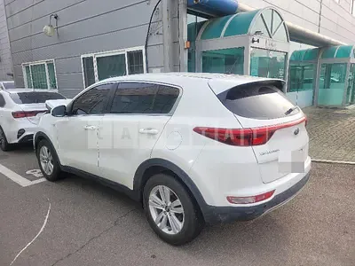 Photo 1 of 24: 2016 Kia Sportage — Korean insurance auction