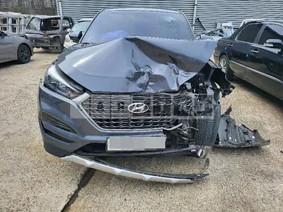 Photo 1 of 11: 2016 Hyundai Tucson TL 1.7 — Korean insurance auction