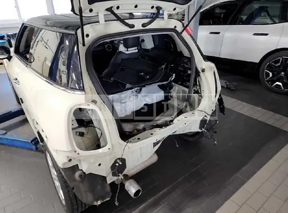 Photo 2 of 15: 2021 MINI Cooper — Korean insurance auction