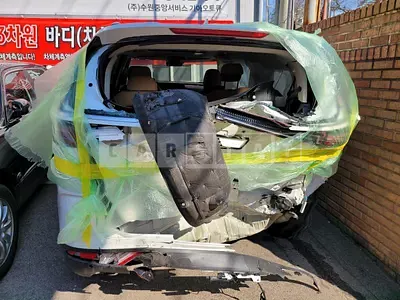Photo 1 of 14: 2021 Kia Carnival, VIN KNANE81BBMS065493 — Korean insurance auction