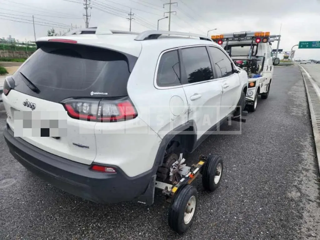 Photo 2 of 10: 2018 Jeep Zip Cherokee 2.4, VIN 1C4PJMCB8KD305712 — Korean insurance auction