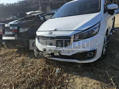 Photo 1 of 18: 2015 Kia Carnivals — Korean insurance auction