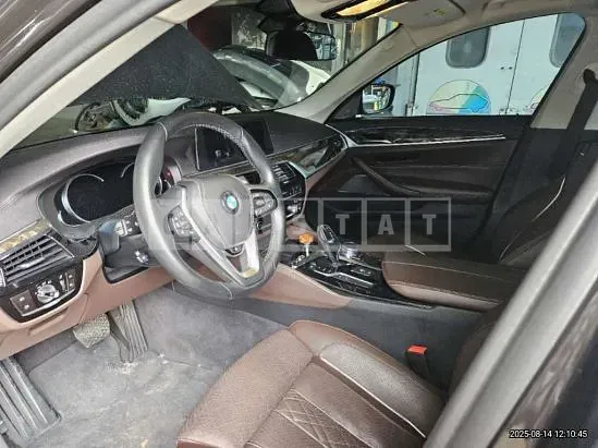 Photo 2 of 13: 2018 BMW 530d Luxury WLTP — Korean insurance auction
