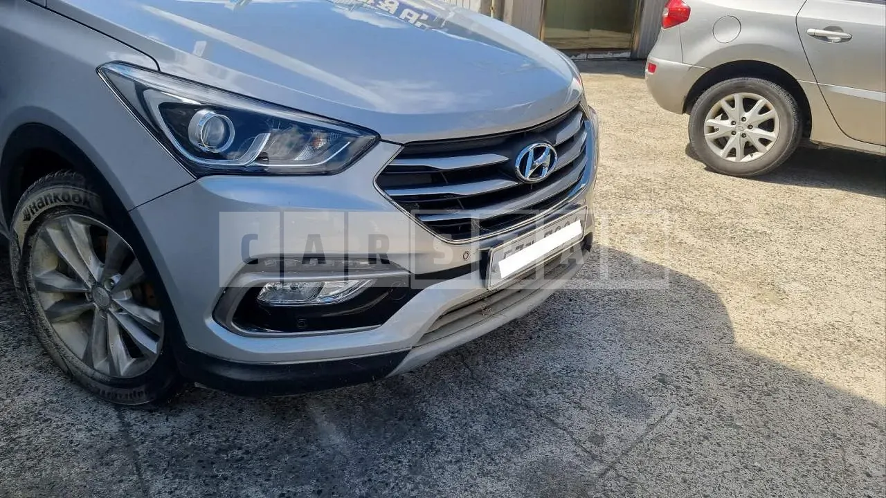 Photo 2 of 23: 2017 Hyundai Santa Fe, VIN KMHSW81UBJU783205 — Korean insurance auction