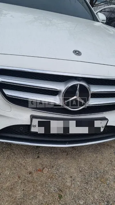 Photo 1 of 46: 2020 Mercedes-Benz E300 4Matic — Korean insurance auction