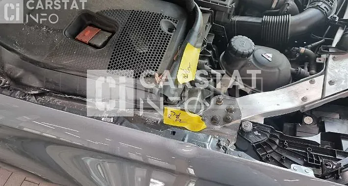 Photo 2 of 30: 2018 Mercedes-Benz E300, VIN WDDZF4JB8JA406669 — Korean insurance auction