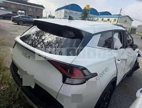 Photo 2 of 41: 2022 Kia Sportage — Korean insurance auction
