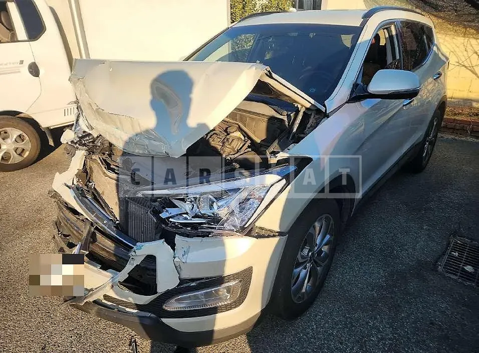 Photo 2 of 5: 2014 Hyundai Santa Fe DM — Korean insurance auction