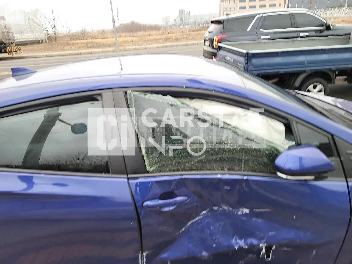 Photo 2 of 6: 2016 Toyota Prius, VIN JTDKBRFU5H3541055 — Korean insurance auction