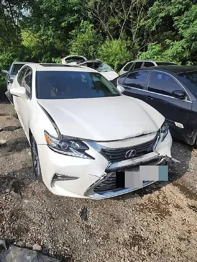 Photo 1 of 12: 2018 Lexus ES300h, VIN JTHBW1GGXJ2176767 — Korean insurance auction