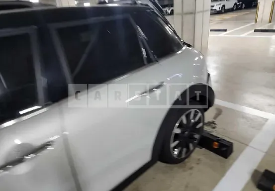 Photo 2 of 48: 2020 MINI Cooper S Five-Door, VIN WMWXV910XL2M80623 — Korean insurance auction