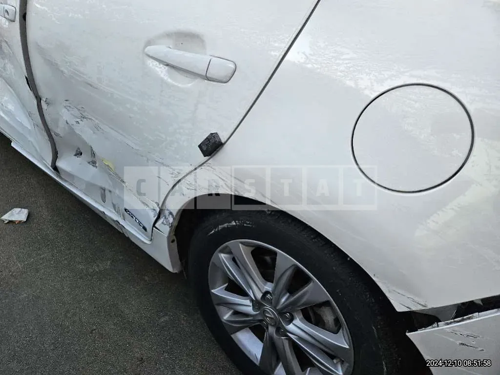 Photo 2 of 18: 2015 Lexus CT200h — Korean insurance auction