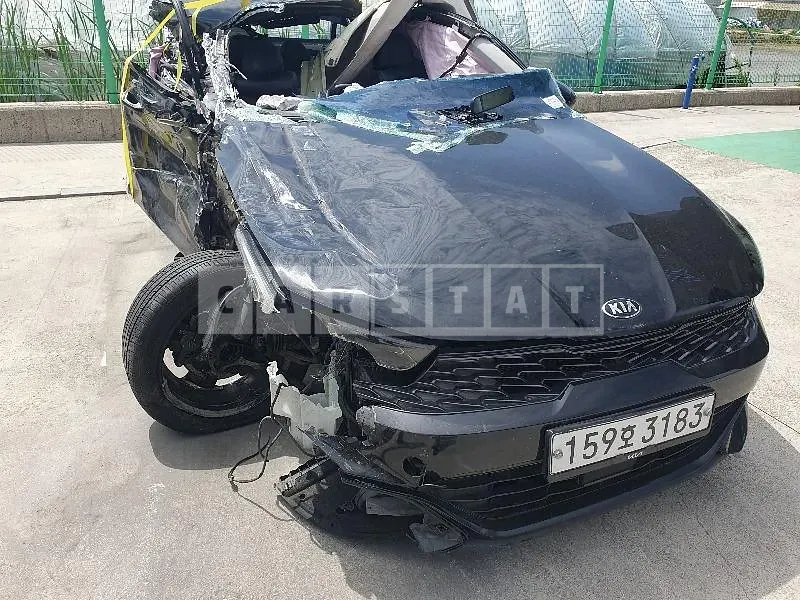 Photo 2 of 43: 2020 Kia K5 — Korean insurance auction