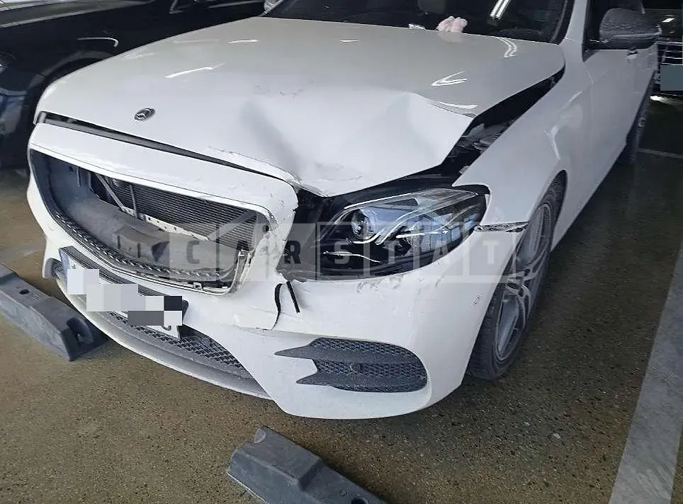 Photo 2 of 16: 2019 Mercedes-Benz E300 — Korean insurance auction