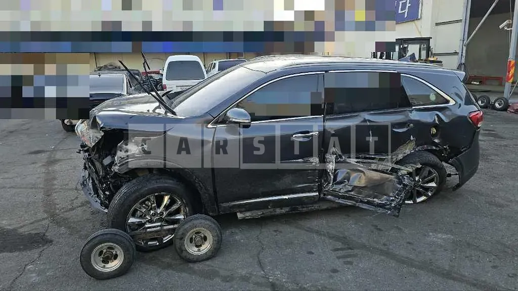 Photo 2 of 8: 2016 Kia Sorento — Korean insurance auction