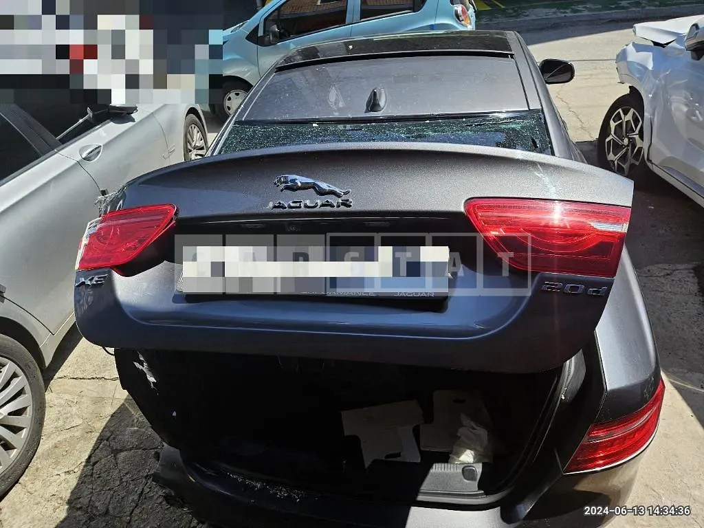 Photo 2 of 20: 2016 Jaguar XE 2.0 d Prestige — Korean insurance auction