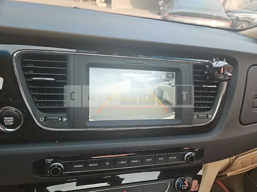 Photo 2 of 33: 2019 Kia Carnival — Korean insurance auction