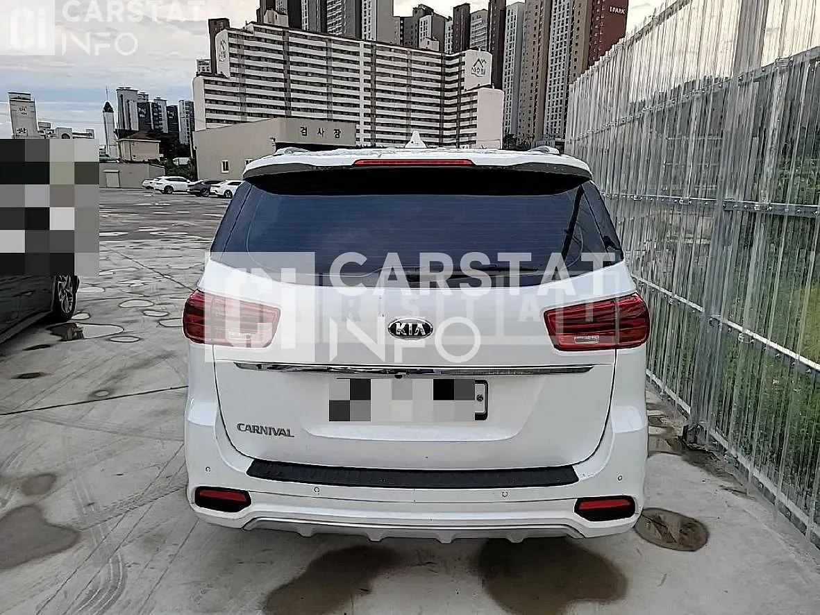 Photo 2 of 11: 2018 Kia Carnival 9 -Seater — Korean insurance auction