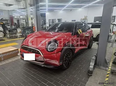 Photo 1 of 49: 2025 MINI Cooper S Five-Door — Korean insurance auction