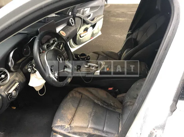 Photo 2 of 19: 2019 Mercedes-Benz C 220d, VIN WDDWF1EB3KR432708 — Korean insurance auction