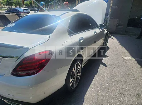 Photo 2 of 31: 2018 Mercedes-Benz C 200 — Korean insurance auction