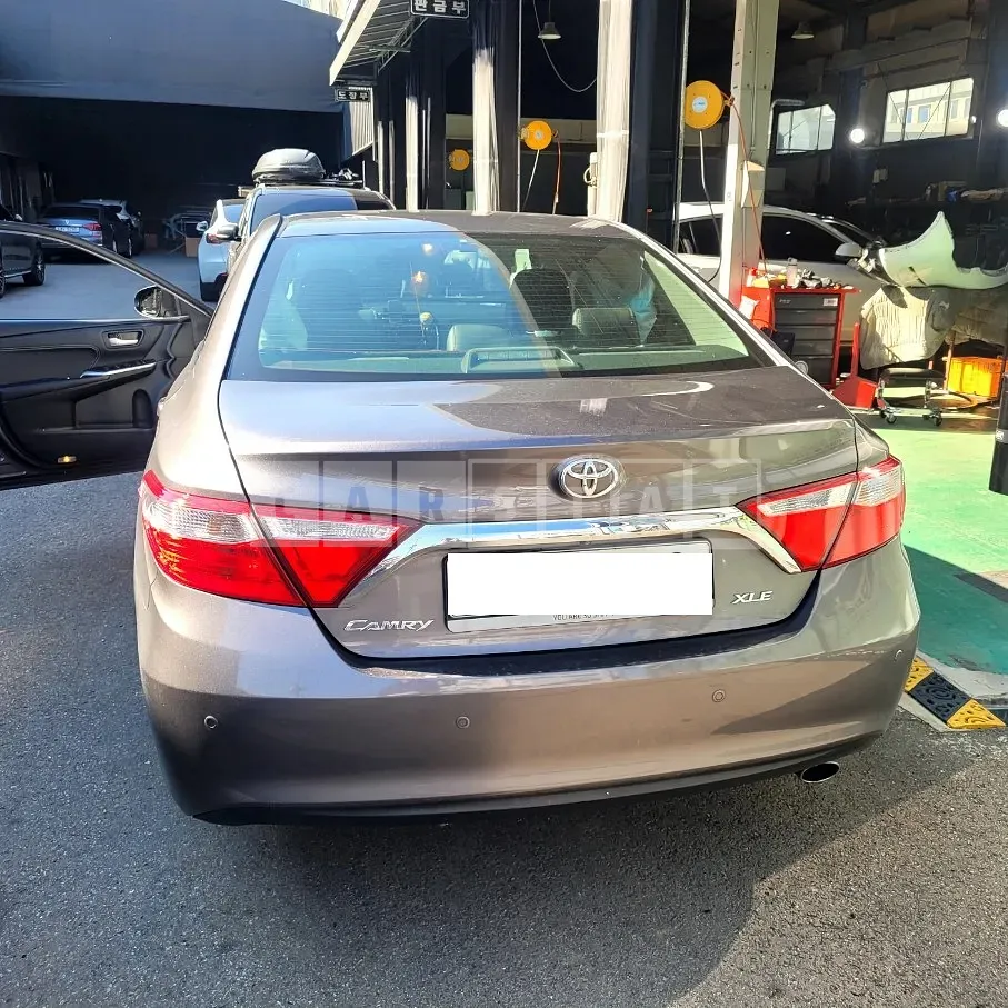 Photo 2 of 12: 2017 Toyota Camry, VIN 4T1BF1FK7HU636355 — Korean insurance auction
