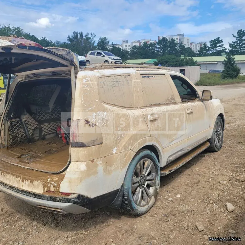 Photo 2 of 10: 2021 Kia Mojave, VIN KNAKN814DMA234432 — Korean insurance auction