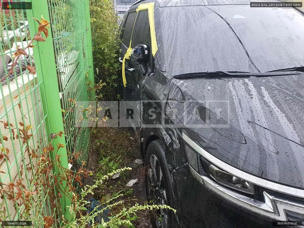 Photo 2 of 6: 2021 Kia Carnival, VIN KNANE81BBMS104800 — Korean insurance auction