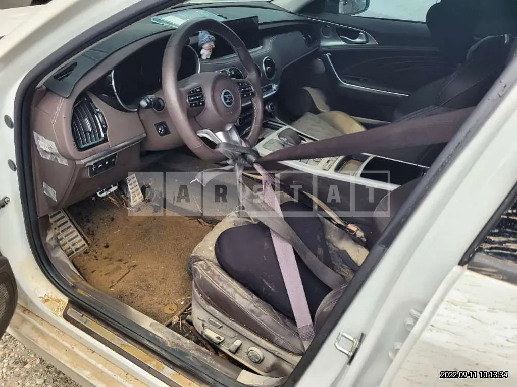 Photo 2 of 19: 2021 Kia Stinger, VIN KNAE351DBMS096443 — Korean insurance auction