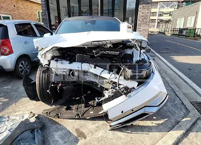 Photo 1 of 9: 2022 Hyundai Modern Ionic 5, VIN KMHKR81AFNU030568 — Korean insurance auction
