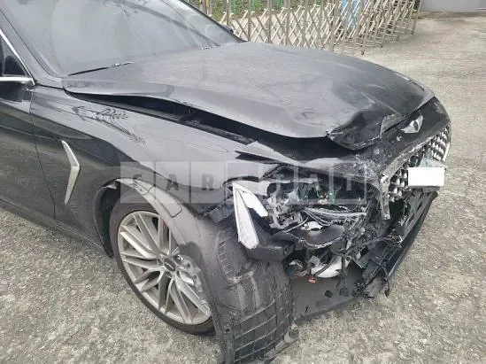 Photo 2 of 17: 2019 Genesis Hyundai G70, VIN KMTG341ADKU044774 — Korean insurance auction