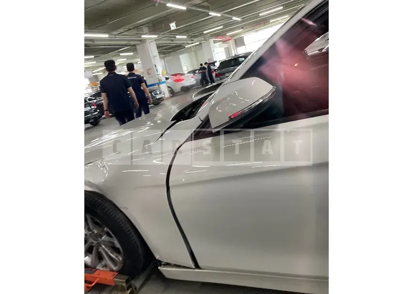 Photo 2 of 45: 2016 BMW 320d, VIN WBA8C5105GK642764 — Korean insurance auction