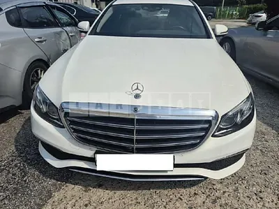 Photo 1 of 35: 2018 Mercedes-Benz E300 — Korean insurance auction