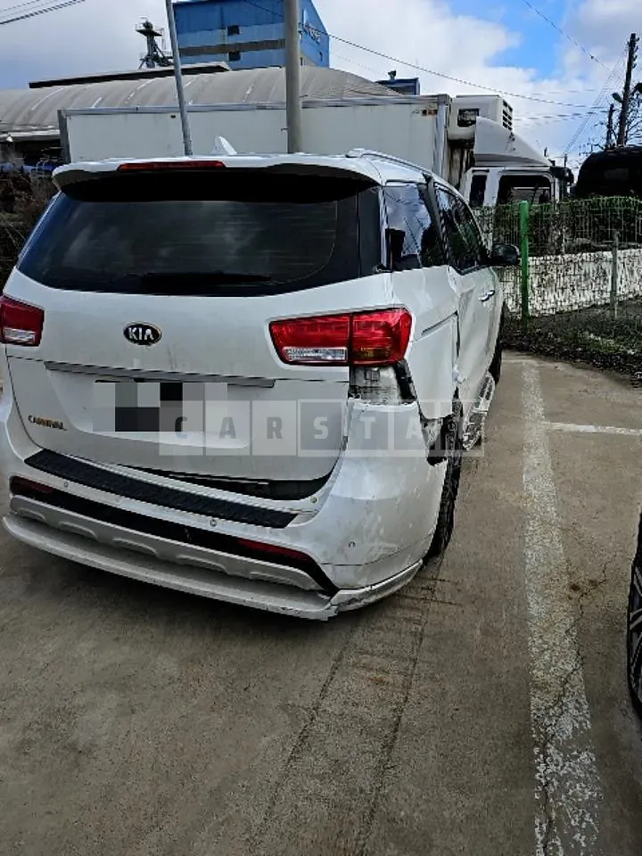 Photo 2 of 18: 2016 Kia Carnivals, VIN KNAMC81ABGS197549 — Korean insurance auction
