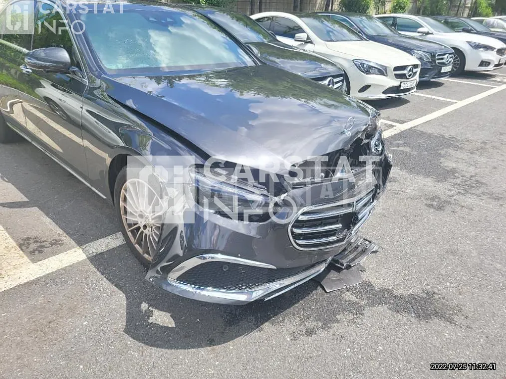Photo 2 of 28: 2022 Mercedes-Benz E250 — Korean insurance auction