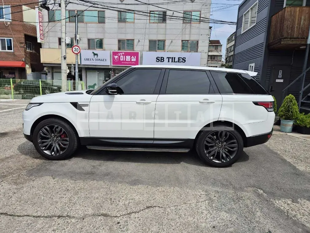 Photo 2 of 10: 2017 Land Rover Range Rover Sport 3.0d — Korean insurance auction