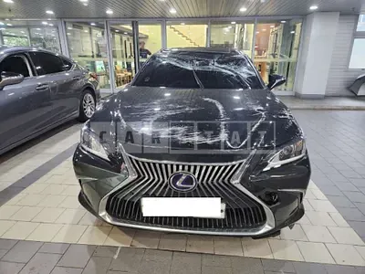 Photo 1 of 21: 2019 Lexus ES300h, VIN JTHB21B16K2060515 — Korean insurance auction