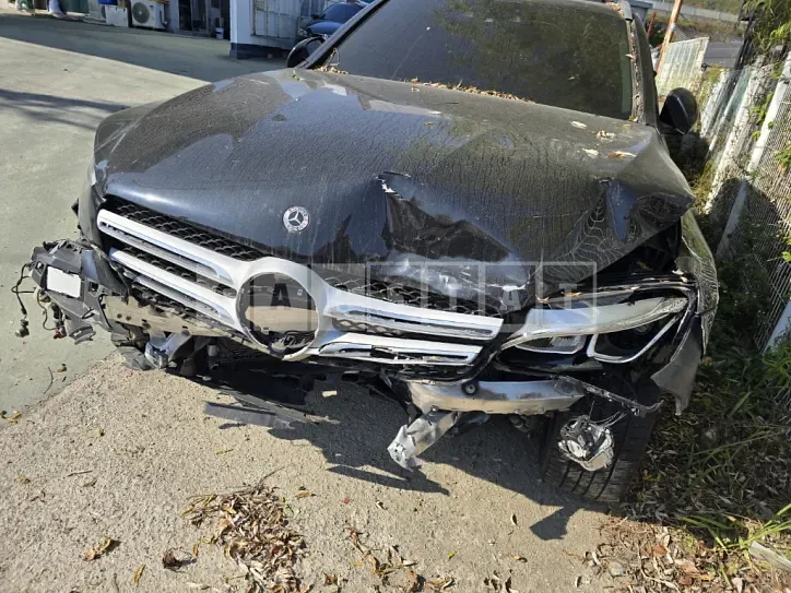 Photo 2 of 9: 2019 Mercedes-Benz GLC350 e 4Matic — Korean insurance auction